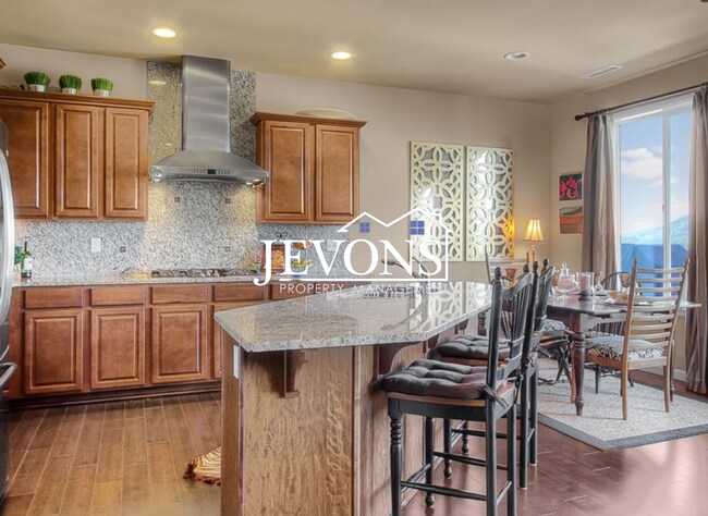 Foto del edificio - Coming Soon! Gorgeous 4BD Home in the Heart of Issaquah Highlands