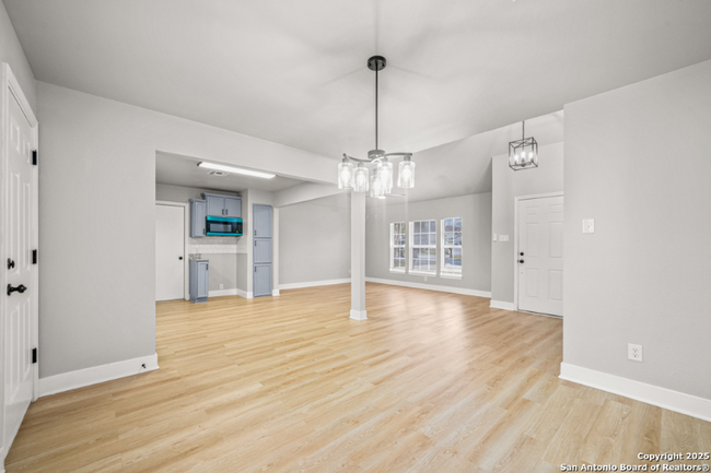 Foto del edificio - 8427 Glen Ct
