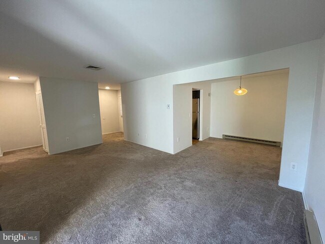 Building Photo - 77 Overlook Dr