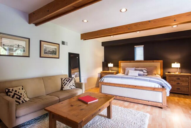 Foto del edificio - 966 Manzanita St