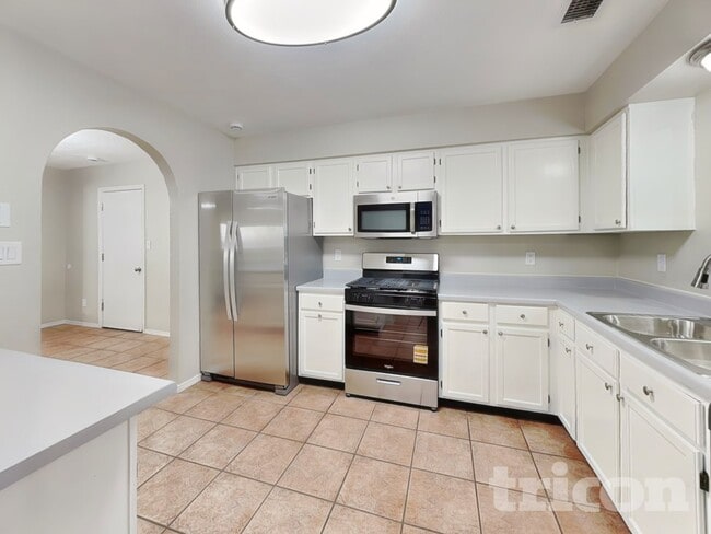 Building Photo - 311 Limestone Ct NE