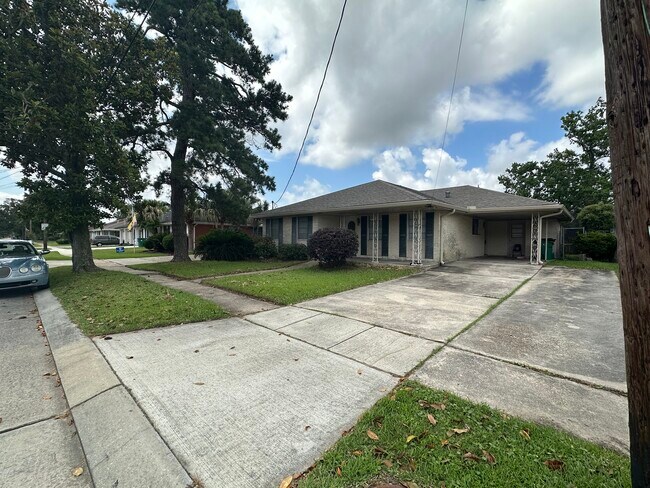 Foto del edificio - 4908 Purdue Dr