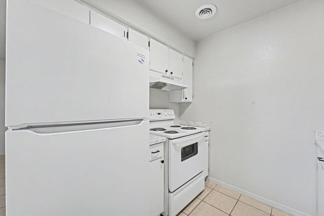 Building Photo - 1241-1247-1247 W Sunset Dr