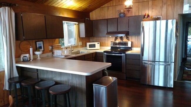 Building Photo - W1200 S Shore Dr