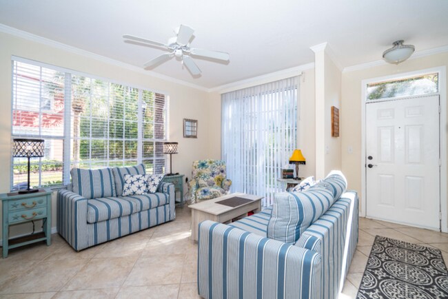 "Charming 2-Bed, 2-Bath Townhouse Retreat in Tampa's Serene White Lake Court!" - "Charming 2-Bed, 2-Bath Townhouse Retreat in Tampa's Serene White Lake Court!"