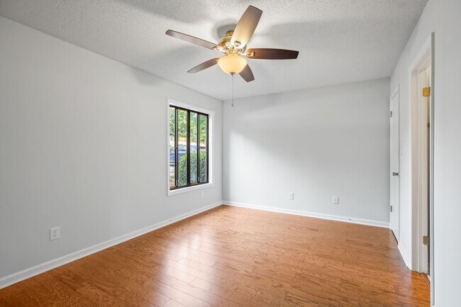 Foto del edificio - Great 2 Bedroom Available End Of July