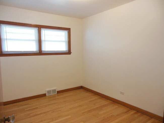 Building Photo - 508 E Butterfield Rd