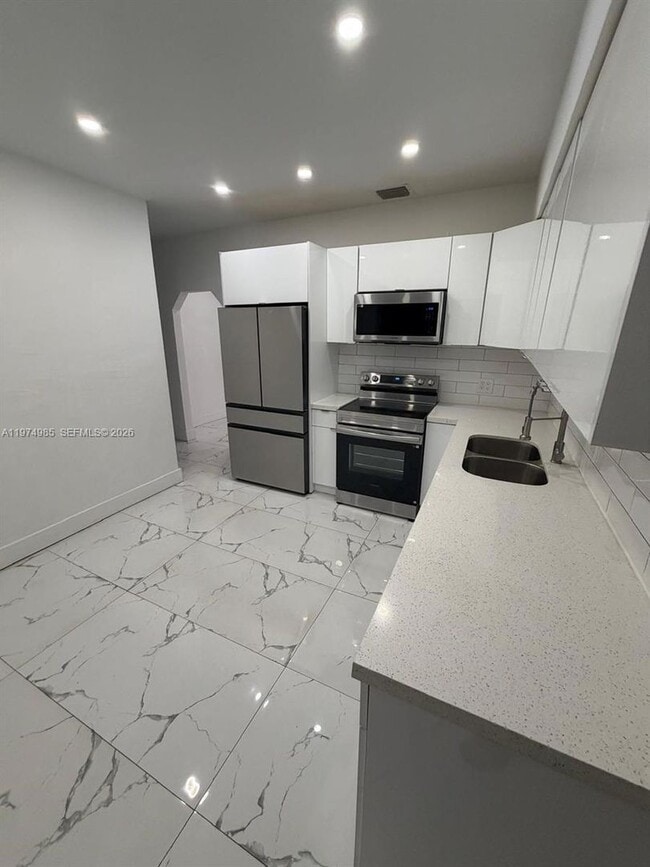 Photo - 345 SW 49th Ave House