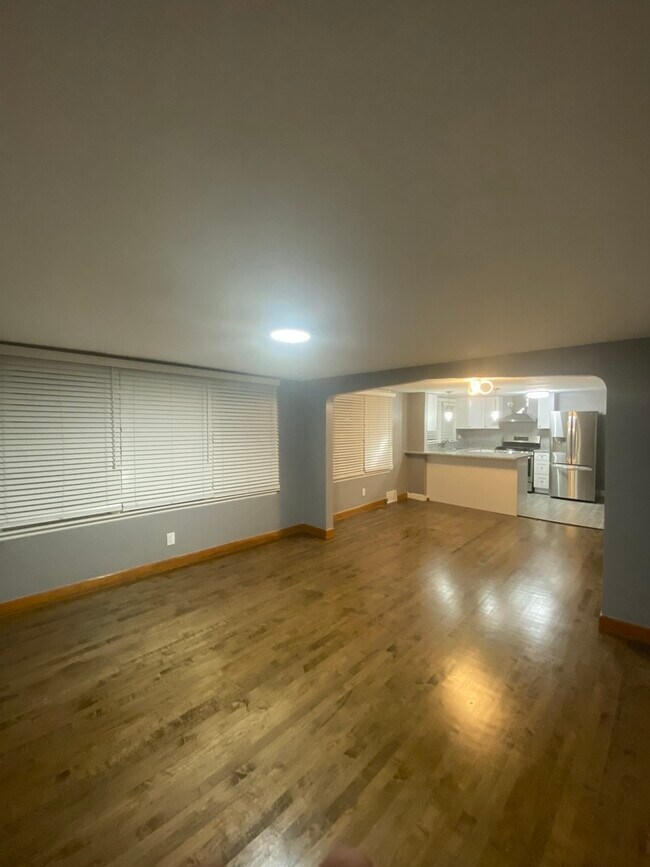 Building Photo - 5065 N Keating Ave