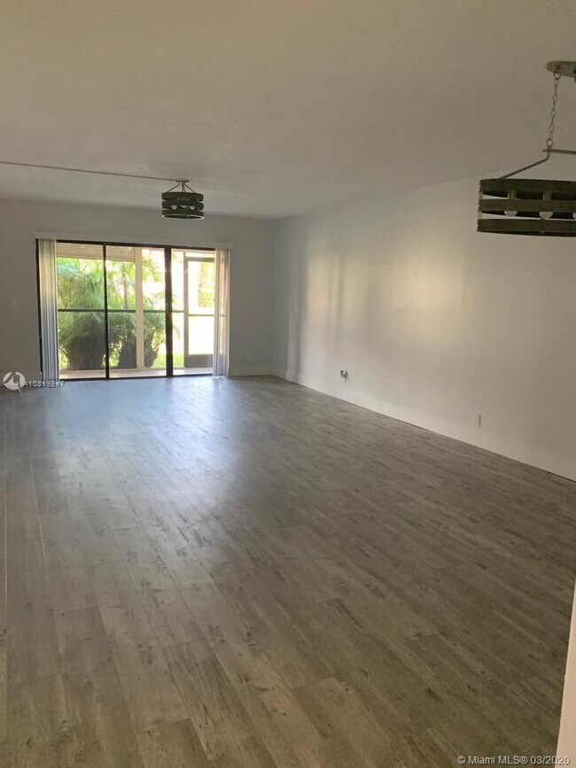 401 Lakeview Dr Unit 104, Weston, FL 33326 Condo for Rent in Weston, FL