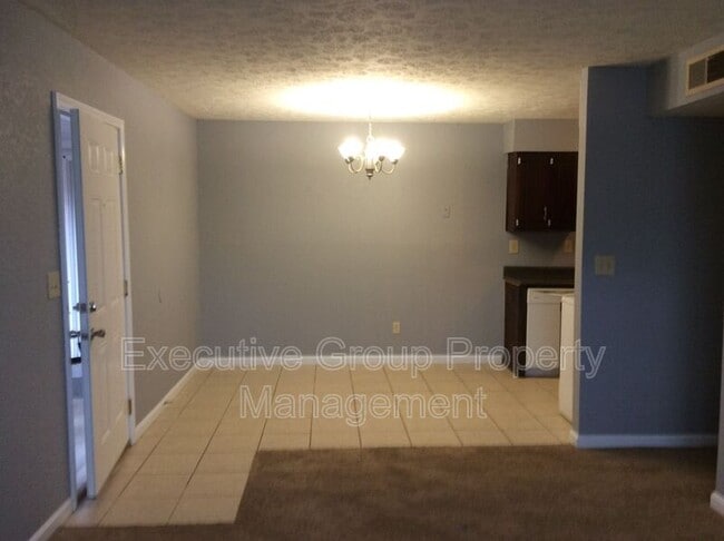 Foto del edificio - 365-2 ELMWOOD DRIVE