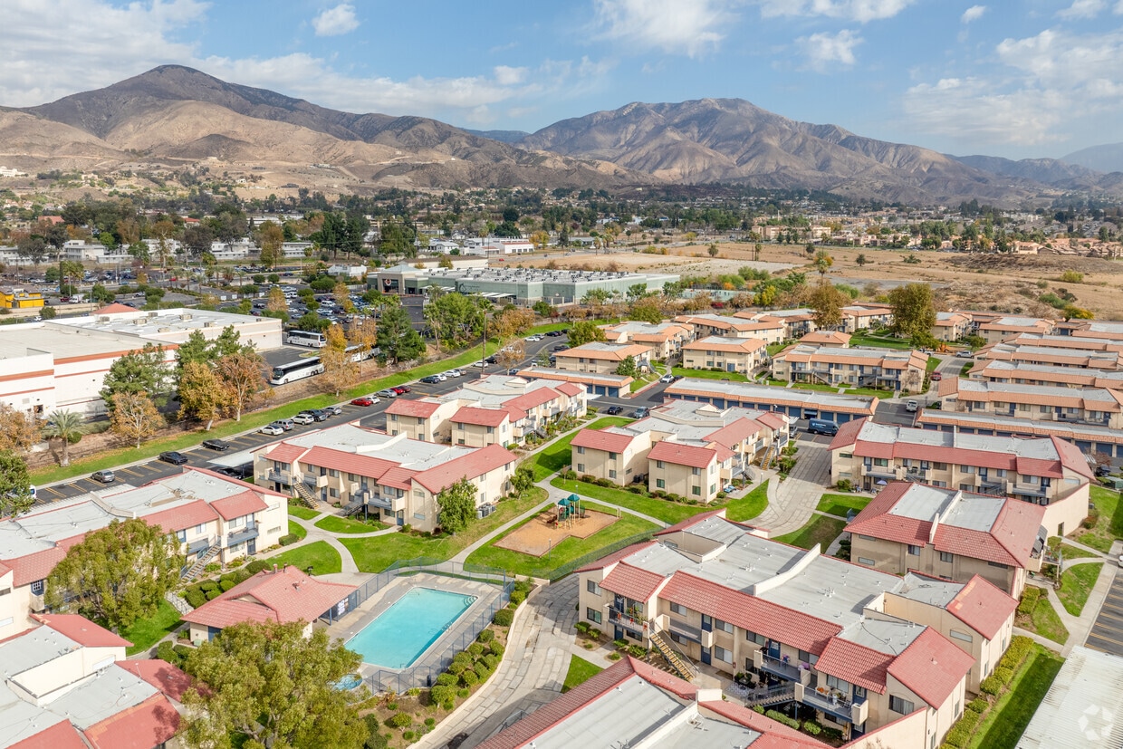 Primary Photo - Victoria Village