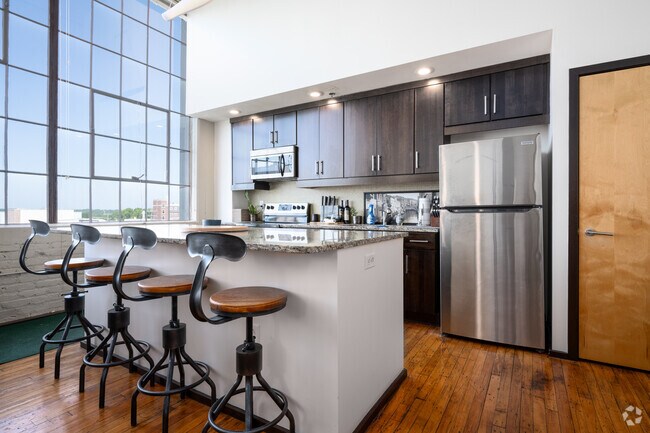 2BR, 2BA - 1097SF - Cocina - Winston Factory Lofts