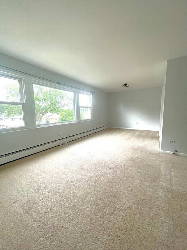 Foto del edificio - 8053 W Churchill Ave