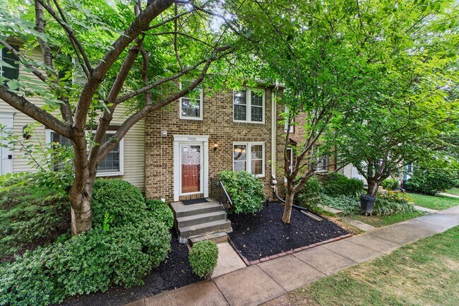 Foto del edificio - 7935 Tyson Oaks Cir