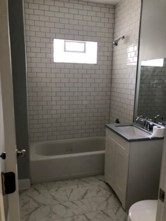 Building Photo - 619 N Mendota St