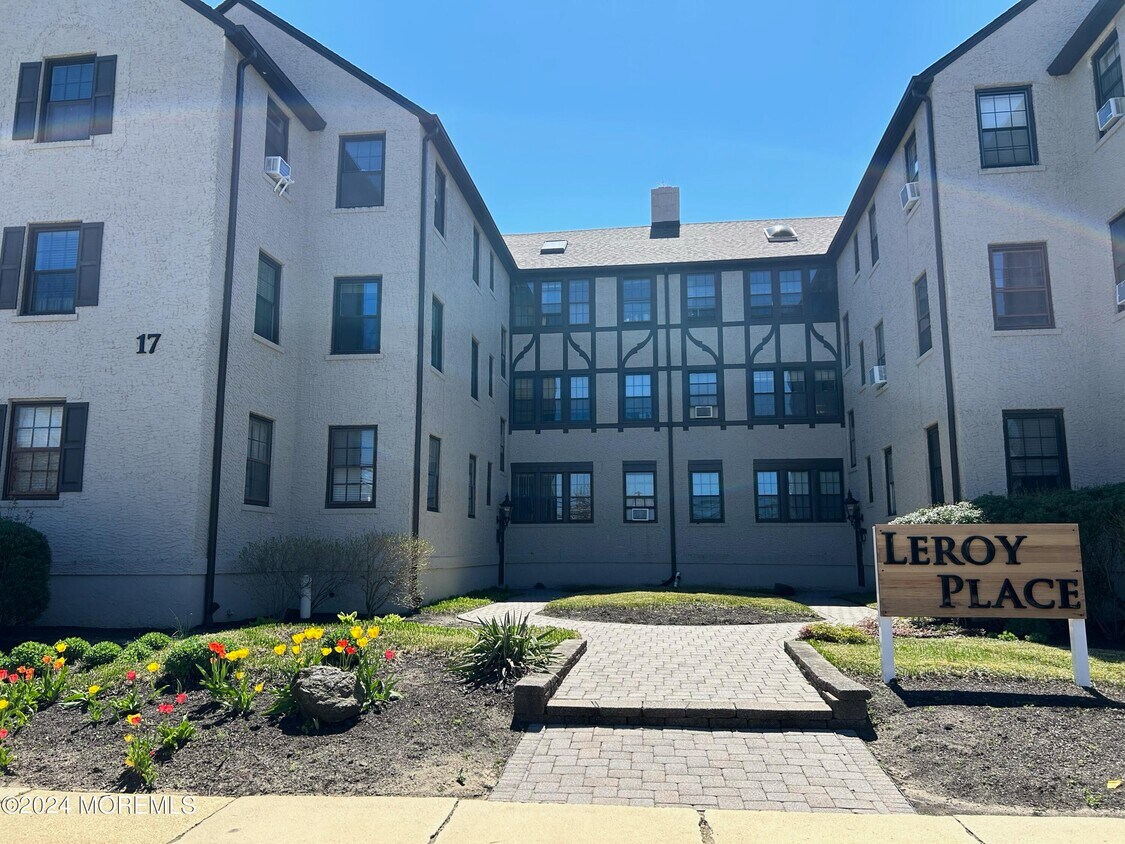 Primary Photo - 17-19 Leroy Pl