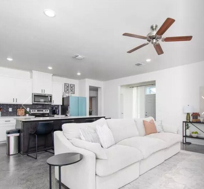 Building Photo - Beautiful 4 Bedroom 2 Bath Home for Rent