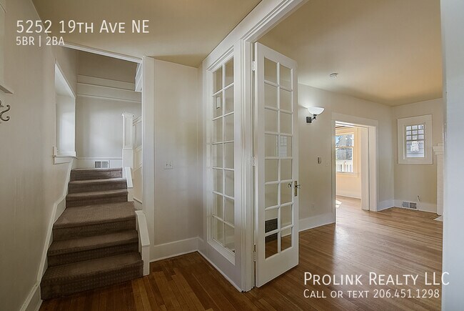 Foto del edificio - 5252 19th Ave NE