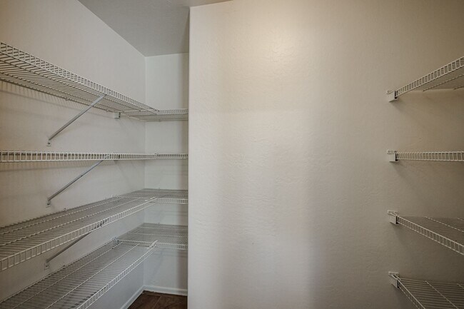 Building Photo - 4 BED 2.5 BATH, 2200+ SFT IN CAMELBACK RAN...