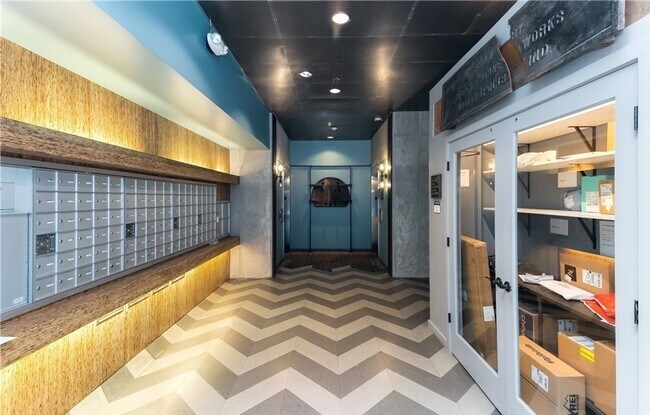 Building Photo - Capitol HIll Studio Unit Bonus free move i...