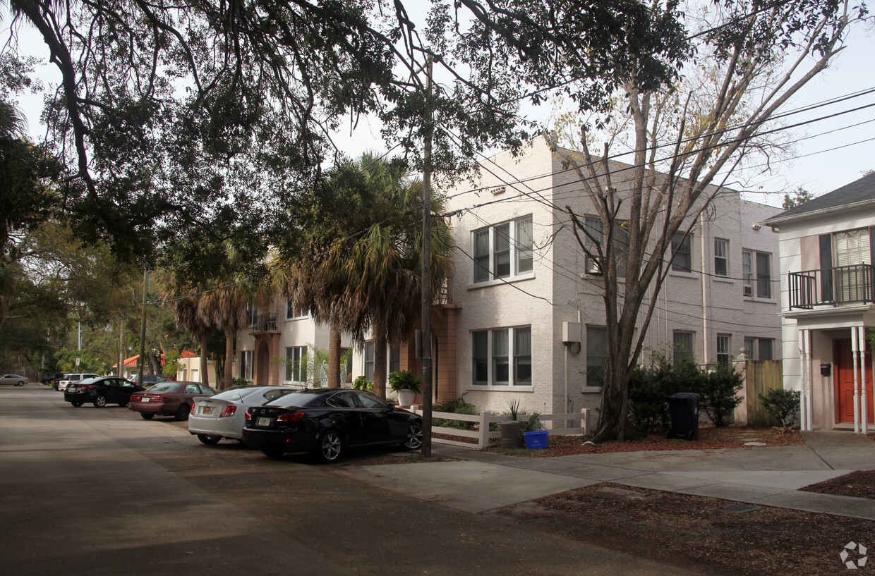 Primary Photo - Kansas Avenue Apartments