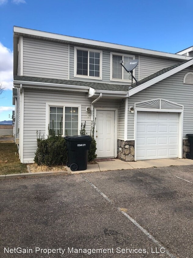 Primary Photo - 264 E Cobblecreek Dr