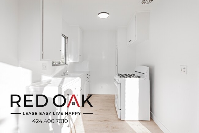 Foto del edificio - 19148 Sherman Way