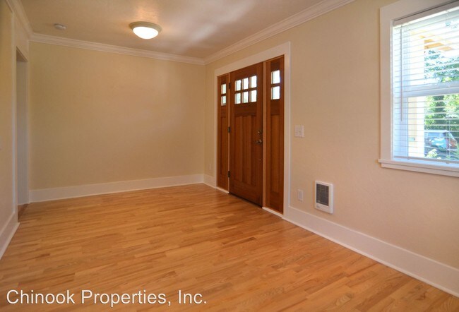 Building Photo - 1467 W 11th Ave