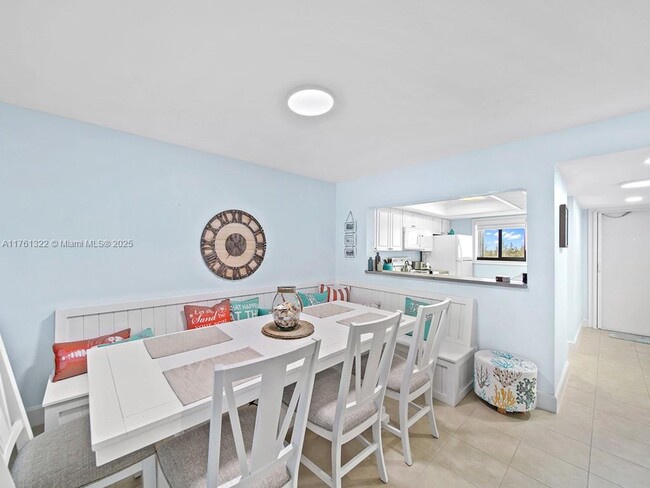 Building Photo - 10152 S Ocean Dr