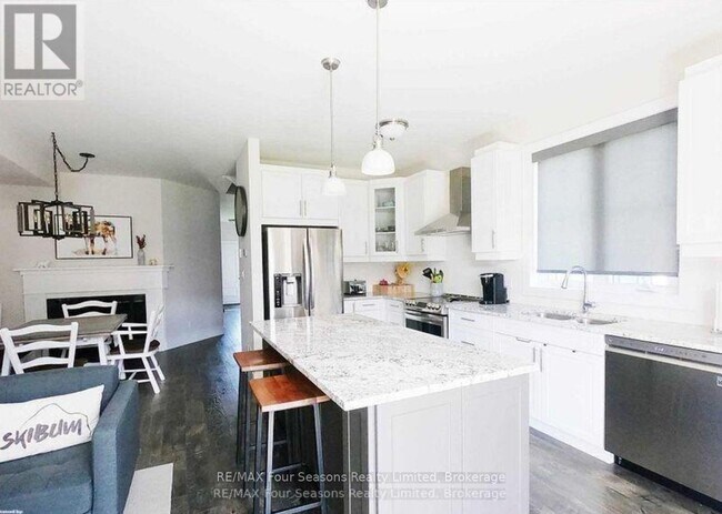 Photo du bâtiment - 309 Yellow Birch Cres