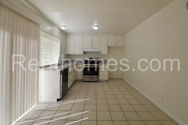 Building Photo - 8957 Bogata Cir