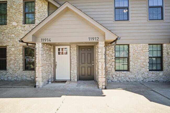 Photo - 11912 Shady Trail Ln Townhome