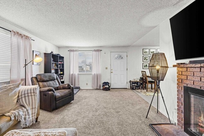 Foto del edificio - 10543 W Poppy St