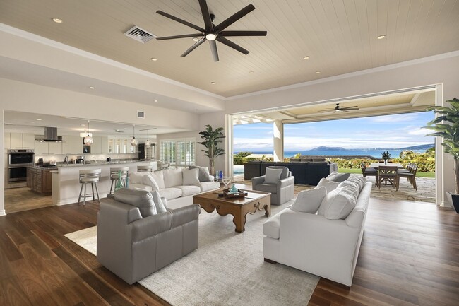 Building Photo - Luxury, Pool, AC & Stunning Ocean Views: H...