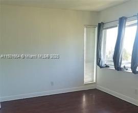 Foto principal - 941 NE 169th St