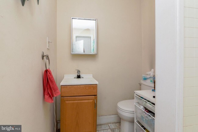 Foto del edificio - 972 1/2 N Randolph St