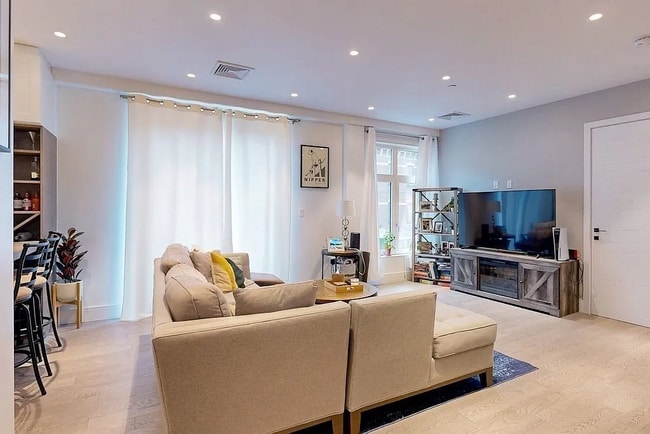 lnblok - lnblok House