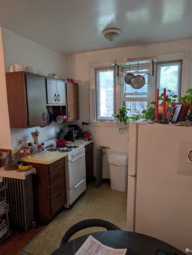 Cocina - 440 S 43rd St