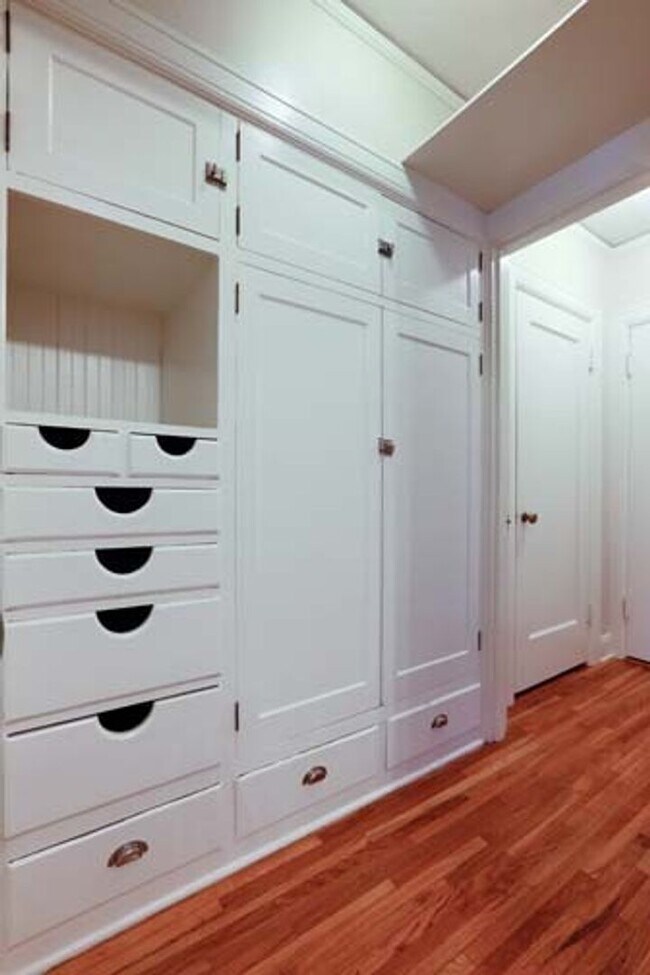 Interior Photo - NEVADA COURT APARTMENTS (MCM02)