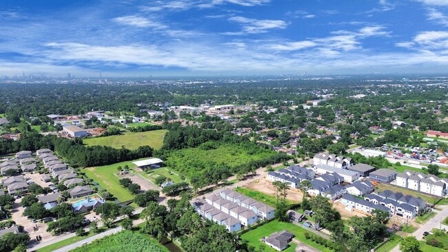 Photo - 2504 W Tidwell Rd Townhome