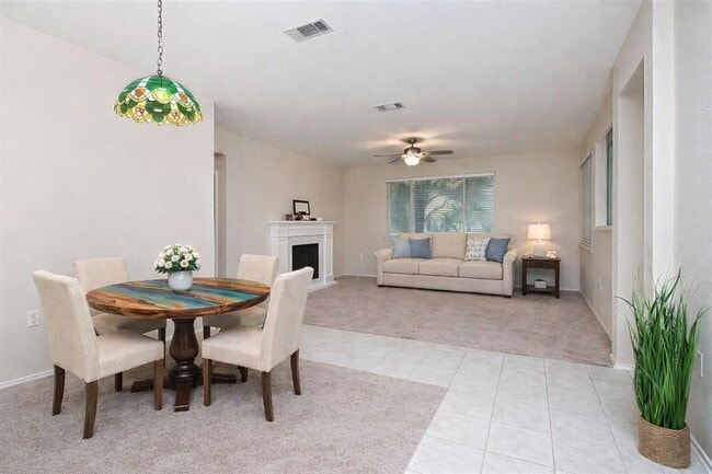 Building Photo - 129 Dewberry Dr