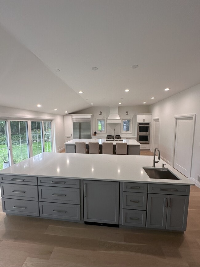 Building Photo - 905 Aurora Way