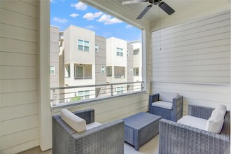 Building Photo - 2781 Clinton Dr