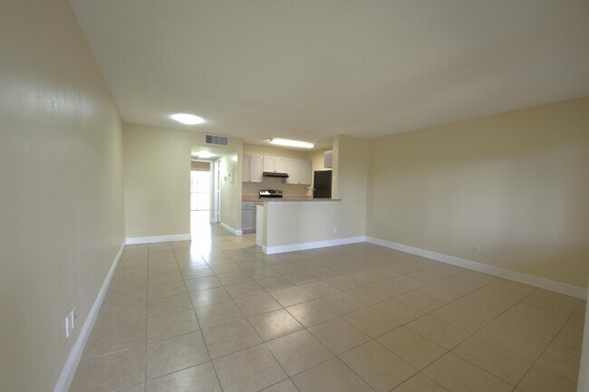 Foto del edificio - 1617 Meadows Cir