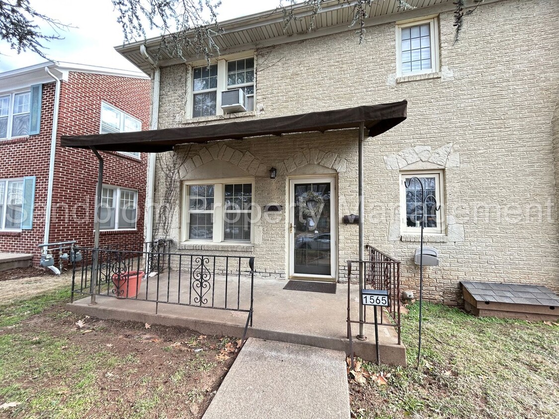 Building Photo - FOR LEASE | Historic District | 2 Bed, 1 B...