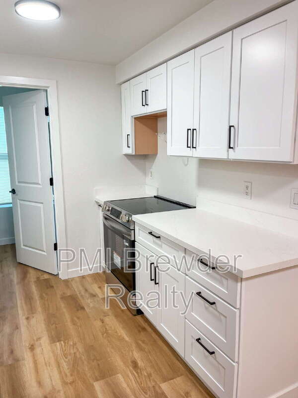 Building Photo - 9727 5th St NE