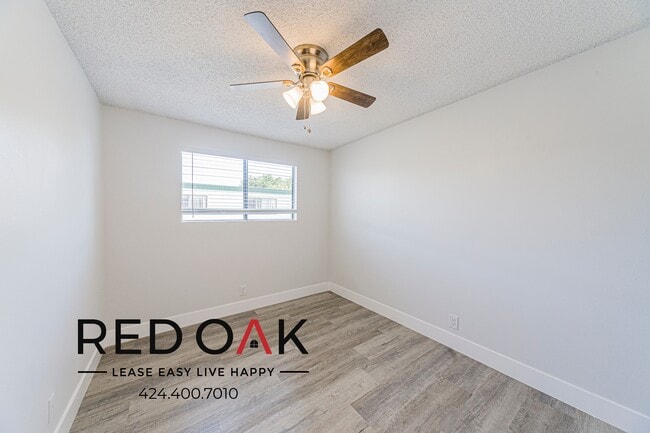 Building Photo - 12883 San Fernando Rd