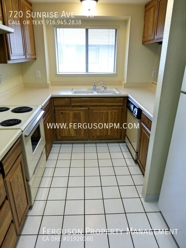 Foto del edificio - Fantastic Condo with a Greenbelt View