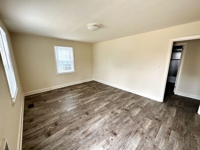 Foto del edificio - 2 Bedroom Home For Rent Near The Montgomery County Library!